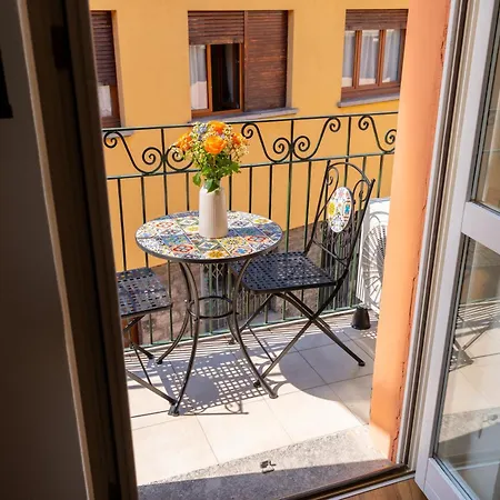 Gib's Balcony * Bellagio